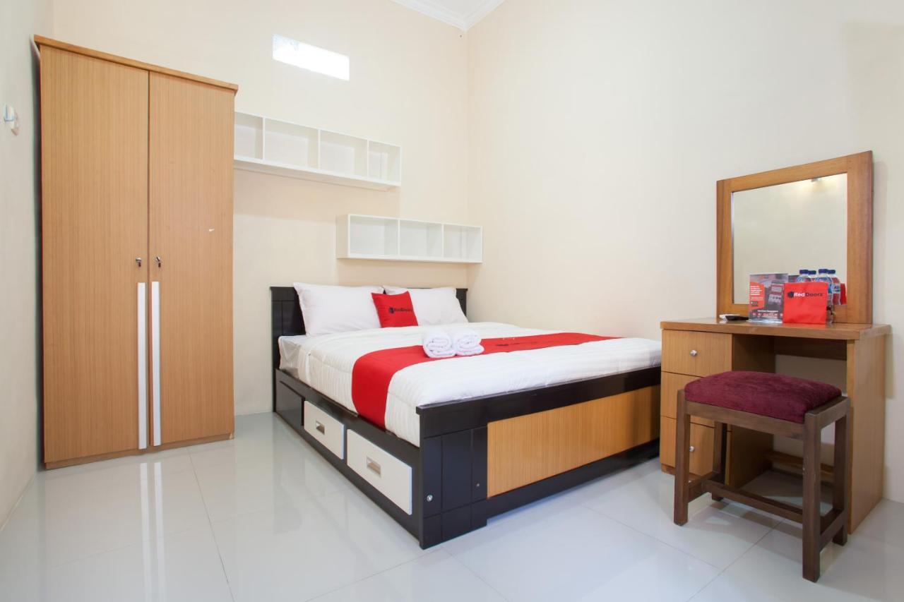 Reddoorz Syariah Near Untag Banyuwangi Hotel Banyuwangi  Exterior photo