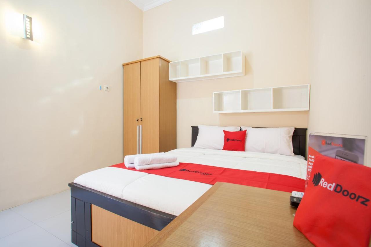 Reddoorz Syariah Near Untag Banyuwangi Hotel Banyuwangi  Exterior photo
